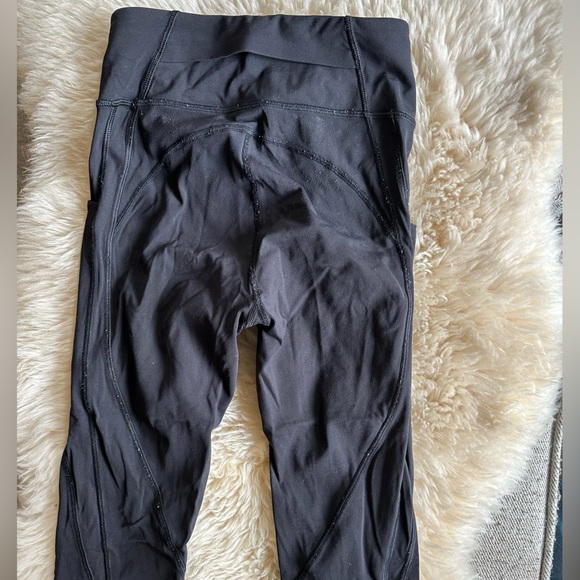 Lululemon black leggings with pockets - Picture 2 of 5